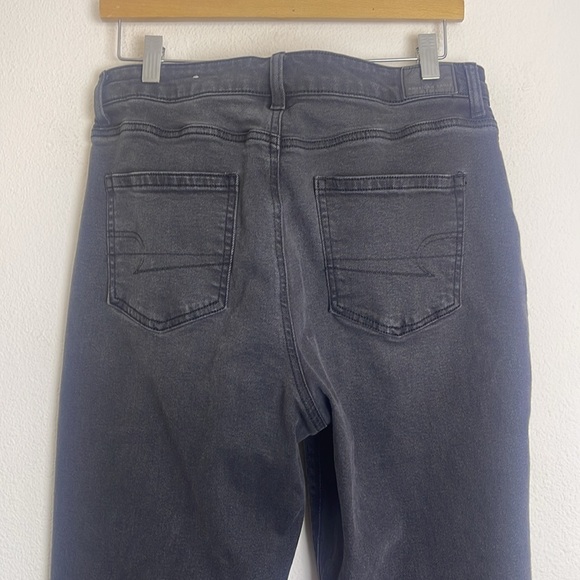 American Eagle mom jeans 10 - Picture 3 of 7